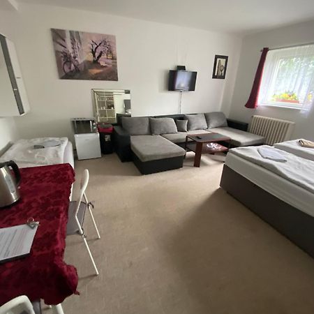 Homestay U Hanky Zdiby Εξωτερικό φωτογραφία